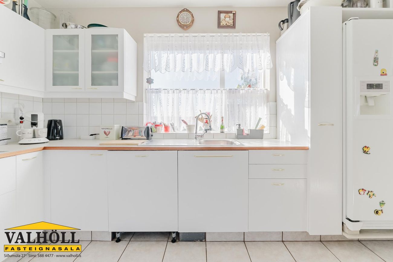 Kristnibraut 79, 113 Reykjavík