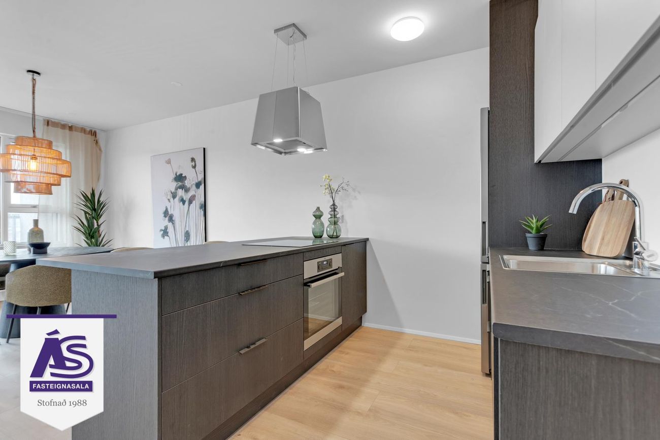 Hringhamar 23, 221 Hafnarfjörður