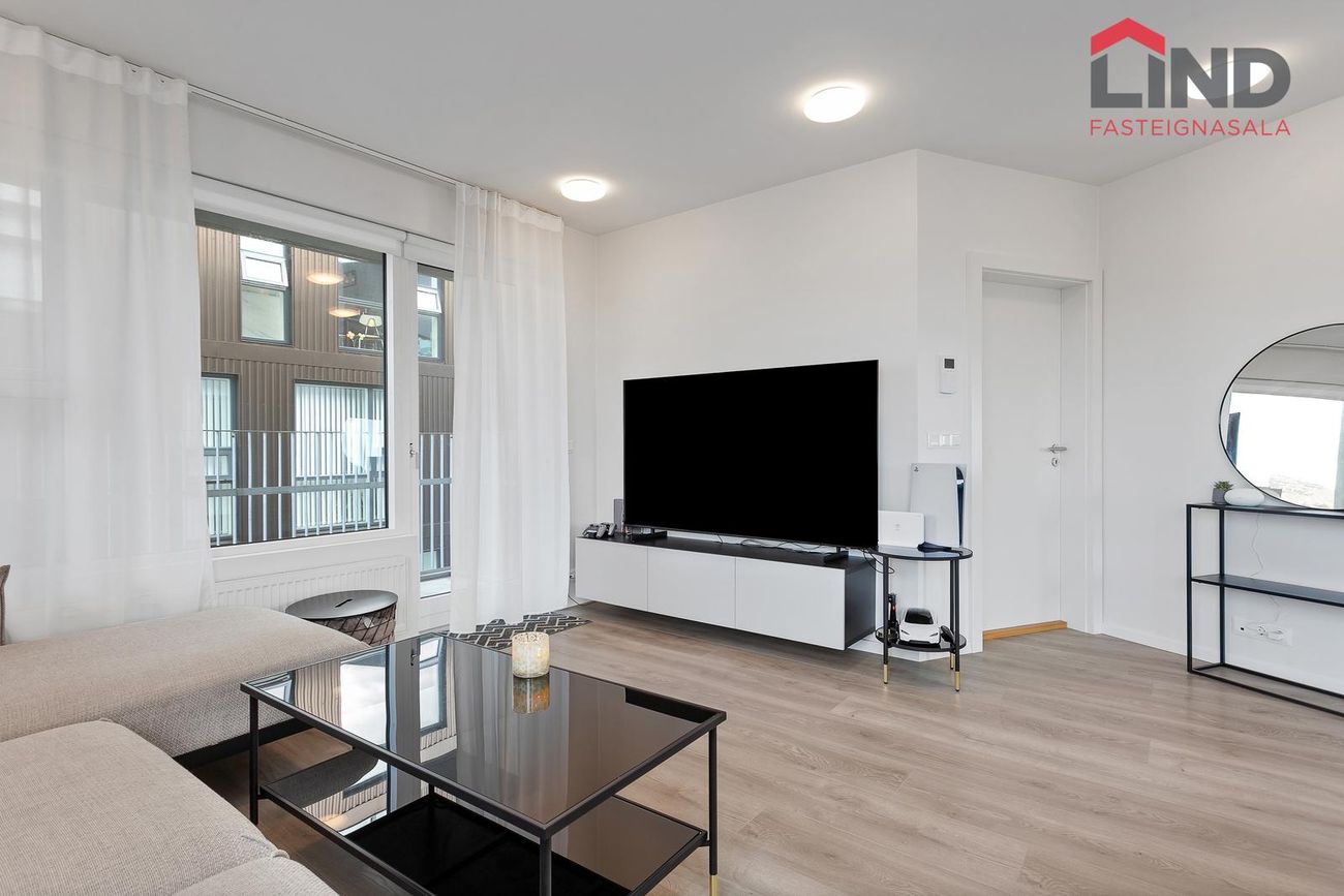 Nónhamar 8D, 221 Hafnarfjörður
