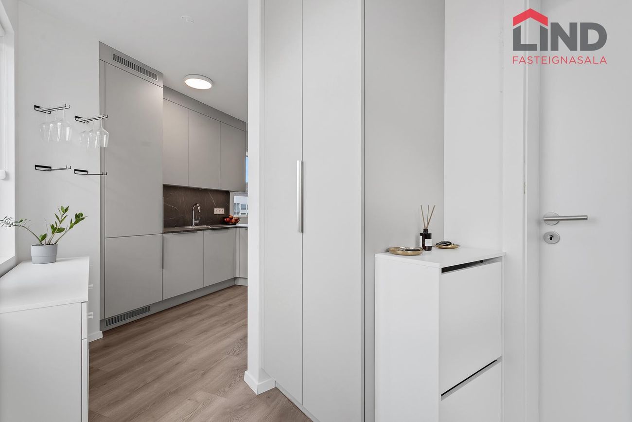 Nónhamar 8D, 221 Hafnarfjörður