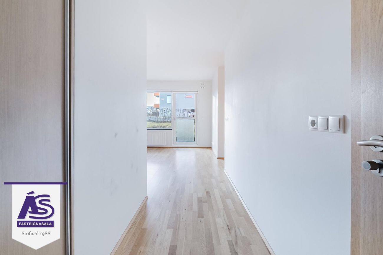 Skipalón 4 - 0102, 220 Hafnarfjörður