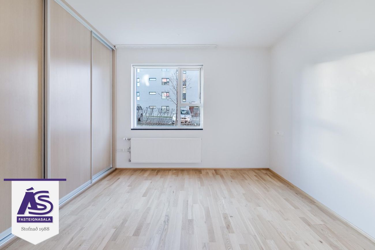 Skipalón 4 - 0102, 220 Hafnarfjörður