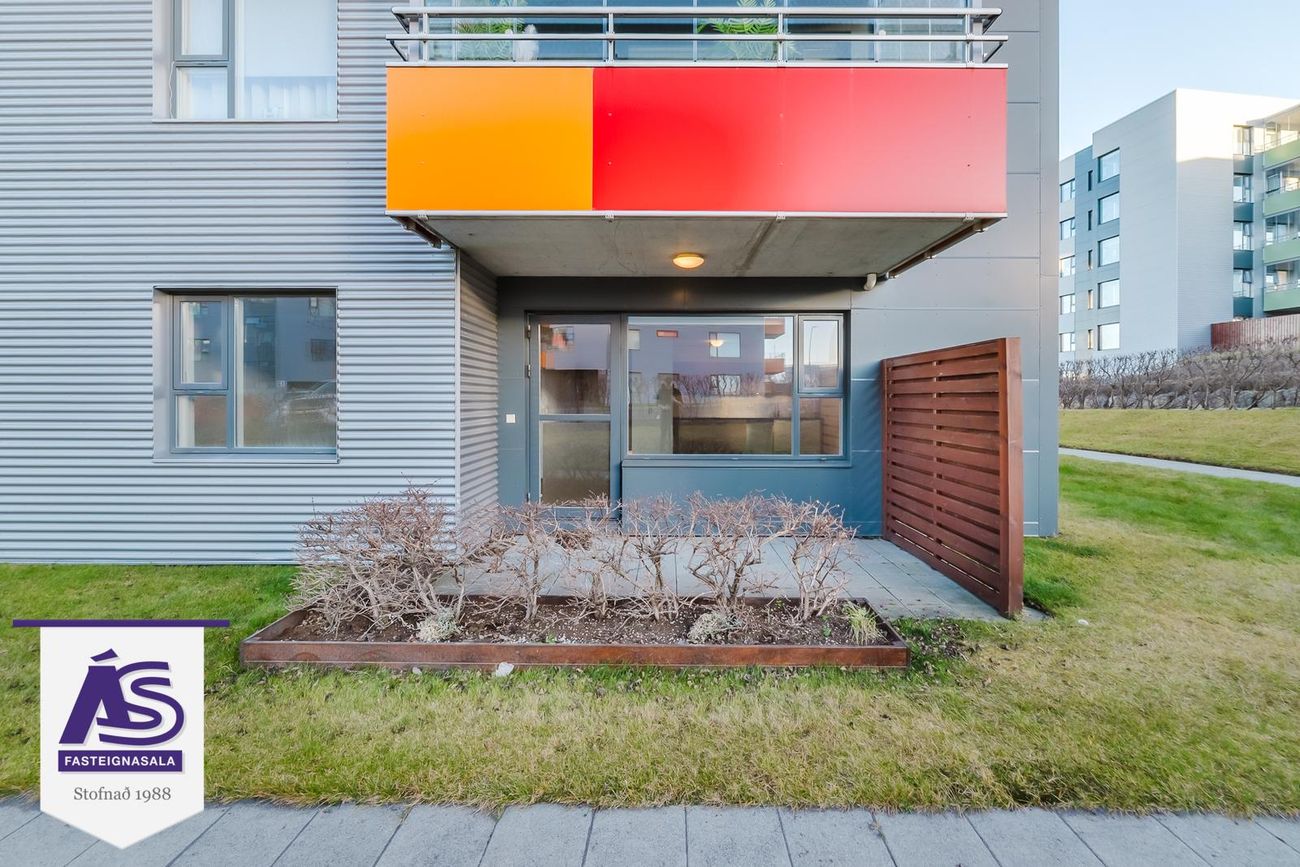 Skipalón 4 - 0102, 220 Hafnarfjörður