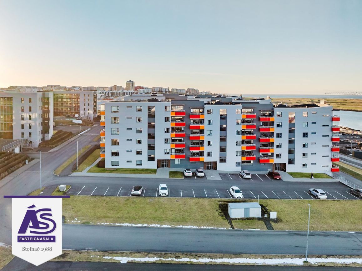 Skipalón 4 - 0102, 220 Hafnarfjörður