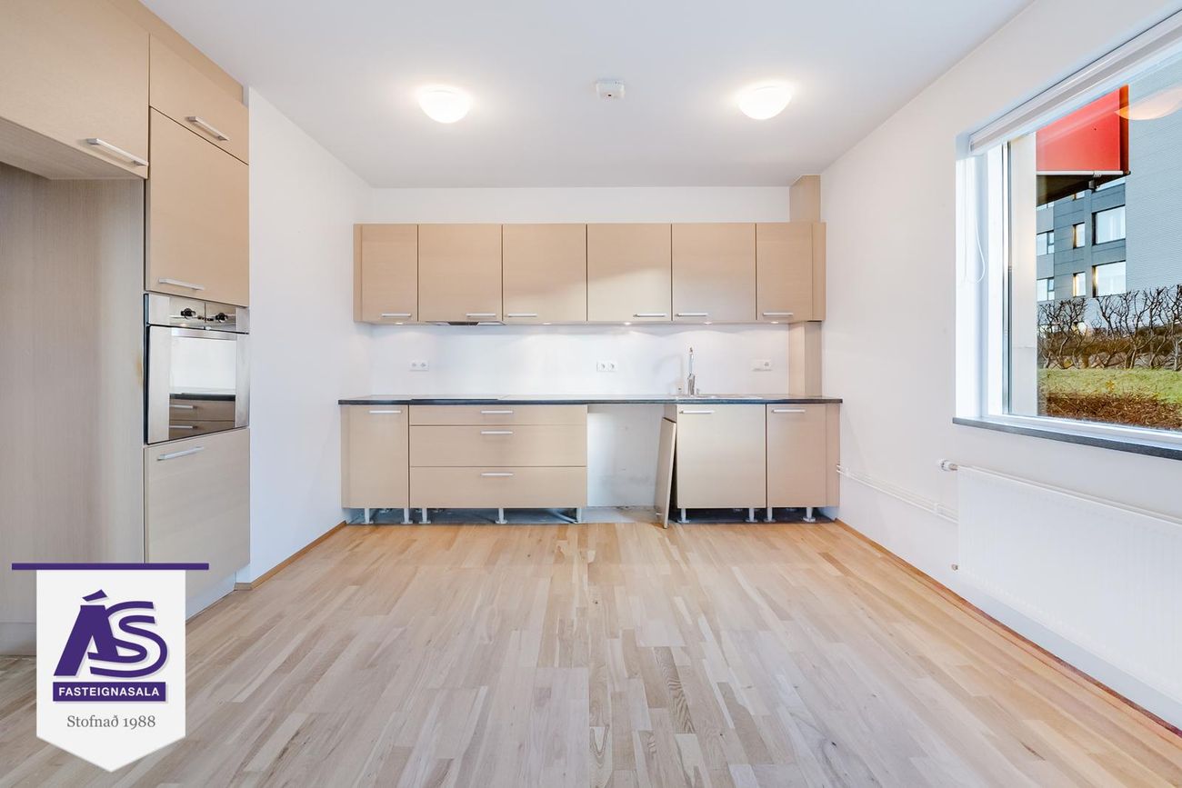 Skipalón 4 - 0102, 220 Hafnarfjörður