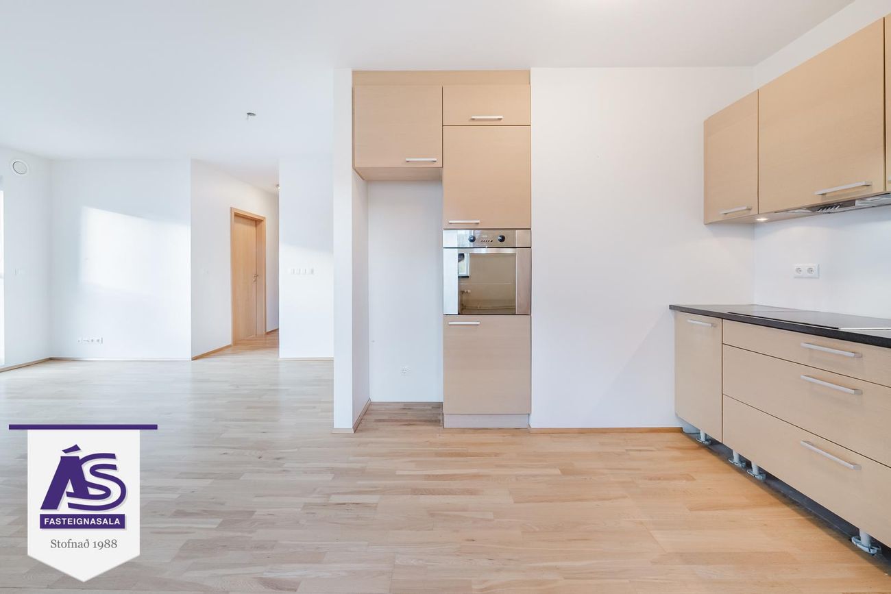 Skipalón 4 - 0102, 220 Hafnarfjörður