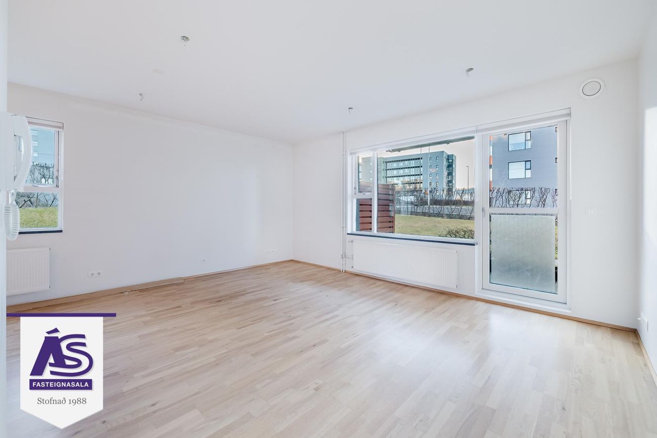 Skipalón 4 - 0102, 220 Hafnarfjörður