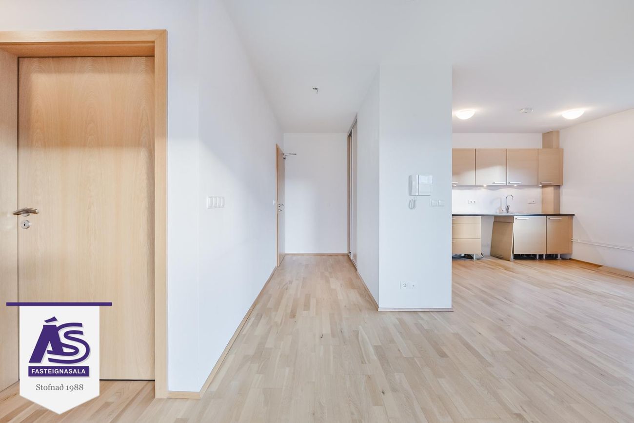 Skipalón 4 - 0102, 220 Hafnarfjörður