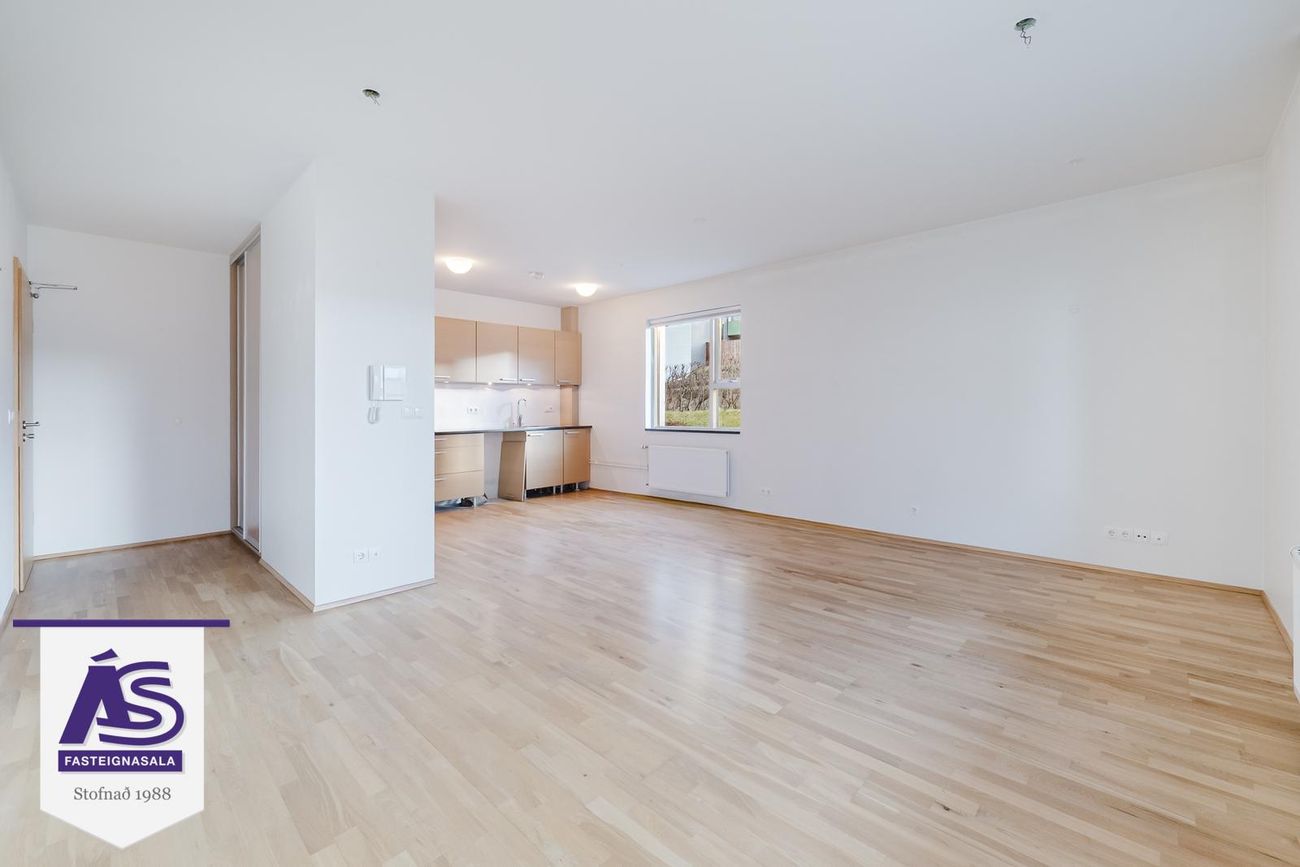 Skipalón 4 - 0102, 220 Hafnarfjörður