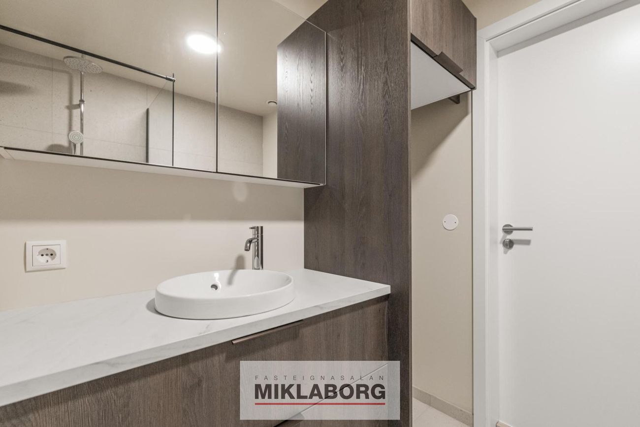 Jöfursbás 9C - 0106, 112 Reykjavík