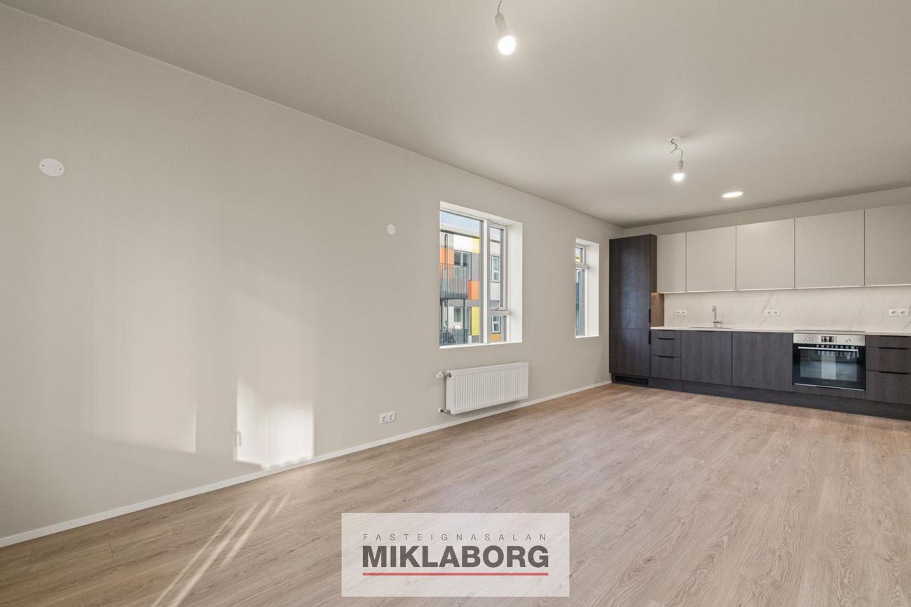 Jöfursbás 9C - 0106, 112 Reykjavík