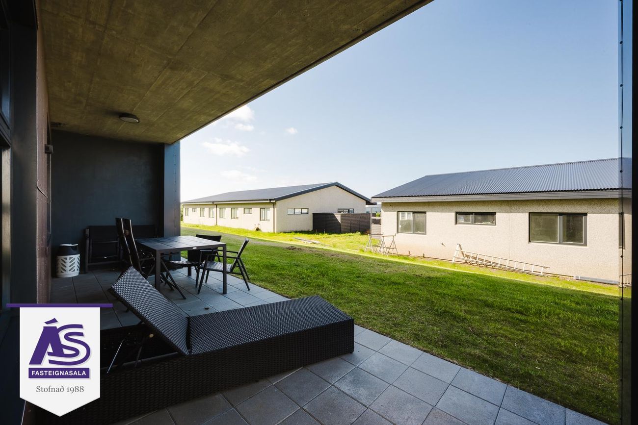 Krossvellir 4 - 0104, 301 Hval