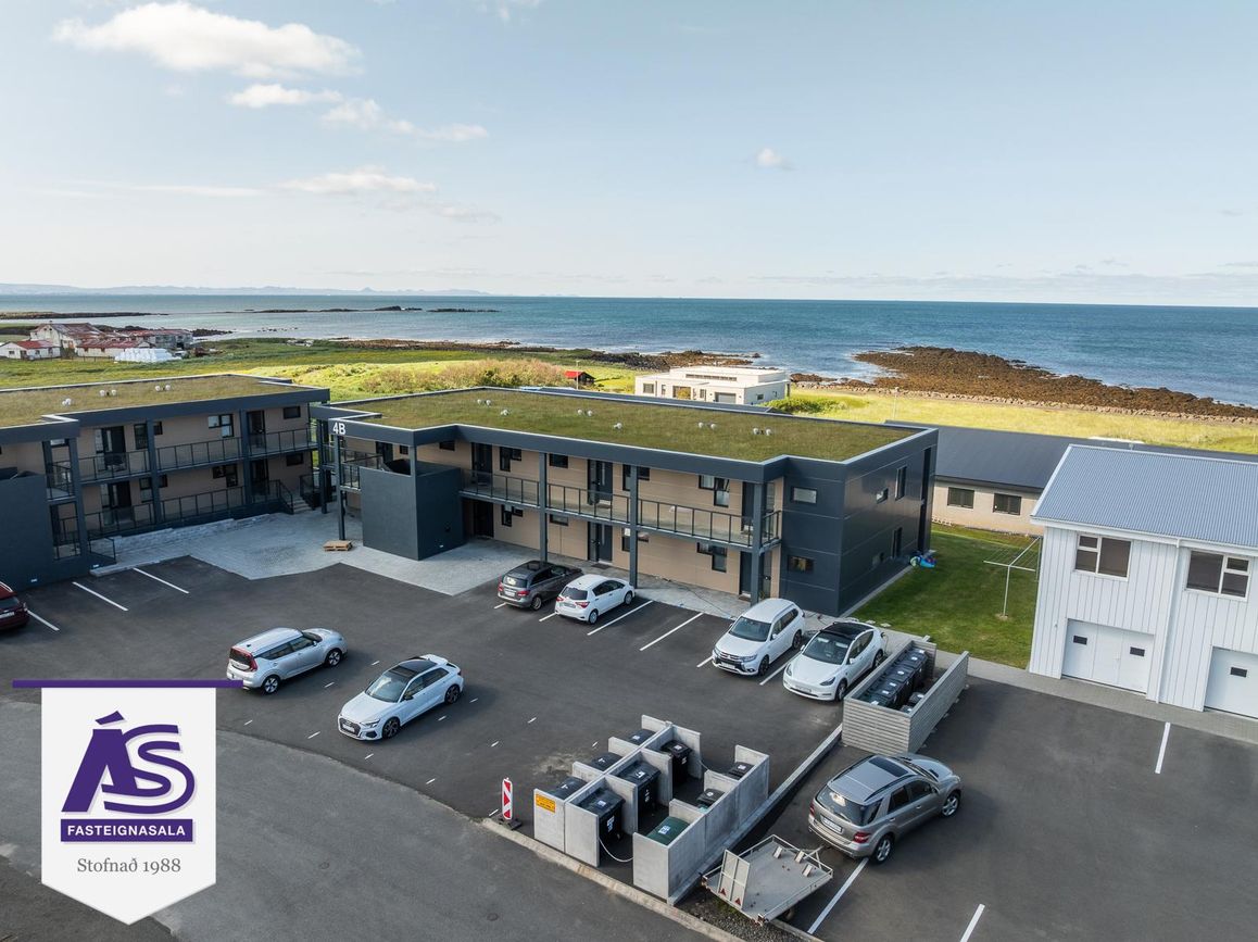 Krossvellir 4 - 0104, 301 Hval