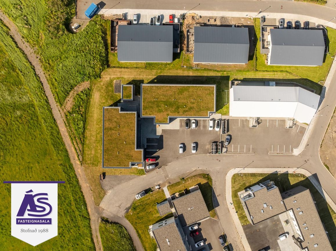 Krossvellir 4 - 0104, 301 Hval