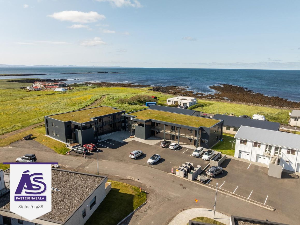 Krossvellir 4 - 0104, 301 Hval