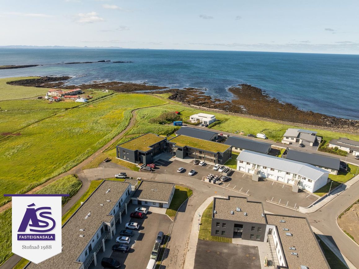 Krossvellir 4 - 0104, 301 Hval