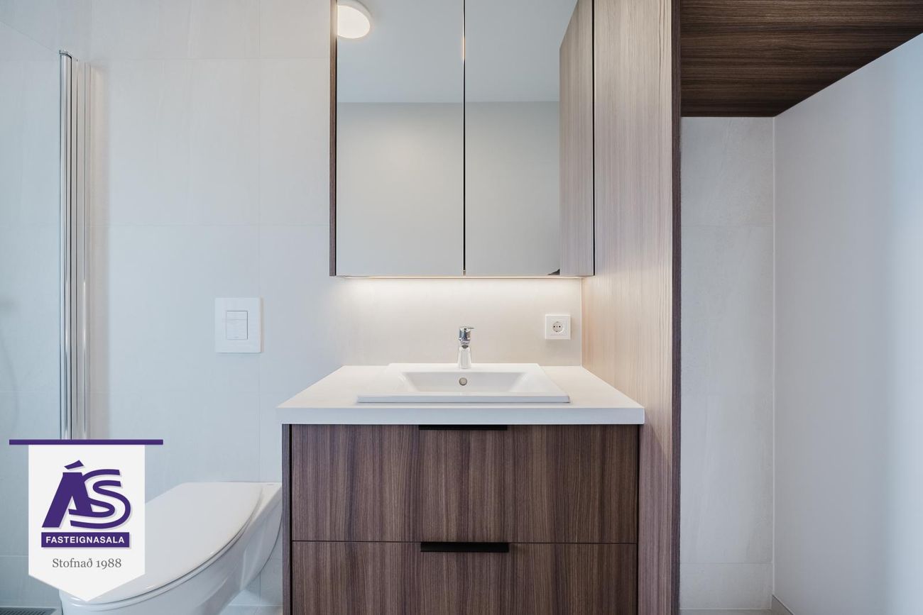 Hringhamar 5 - 0203, 221 Hafnarfjörður