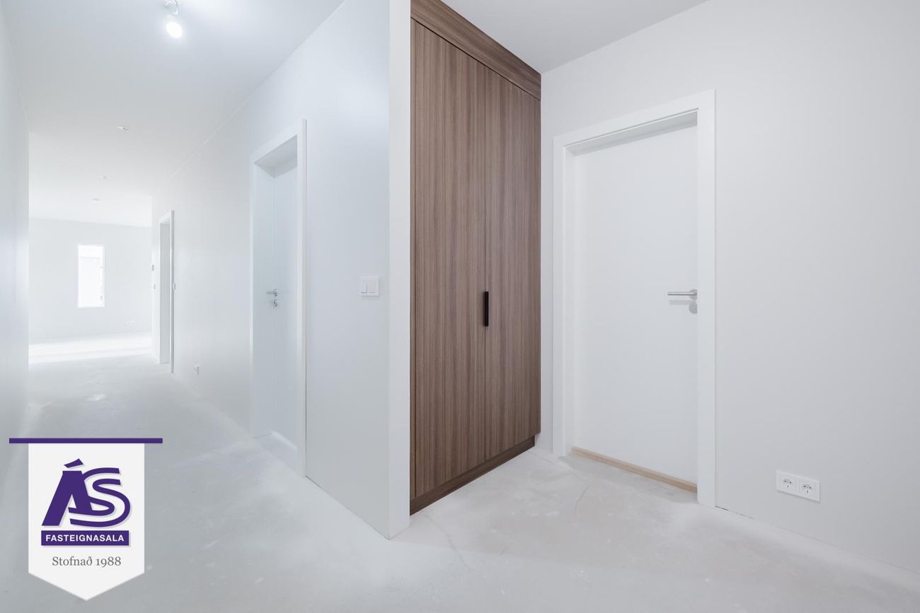 Hringhamar 5 - 0203, 221 Hafnarfjörður