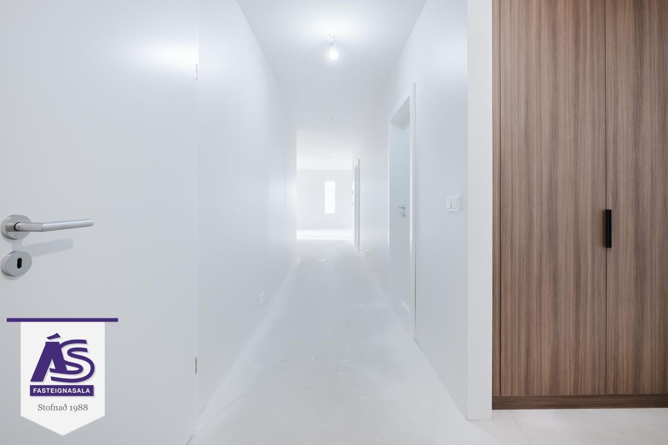 Hringhamar 5 - 0203, 221 Hafnarfjörður