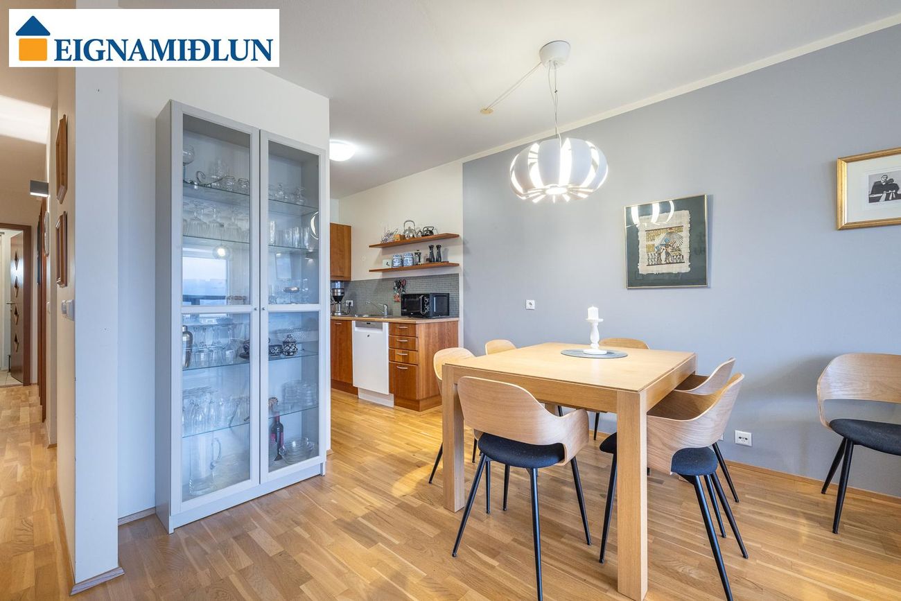 Svöluás 1A, 221 Hafnarfjörður