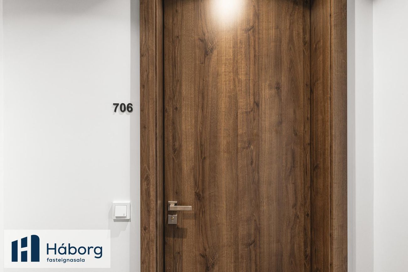 Grensásvegur 1A, 108 Reykjavík