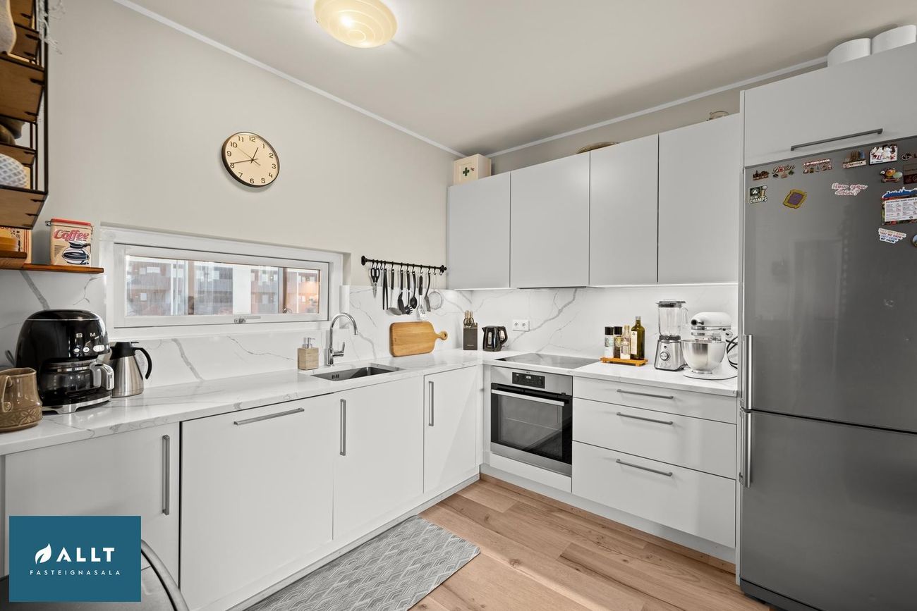 Dalsbraut 4, 260 Reykjanesbær