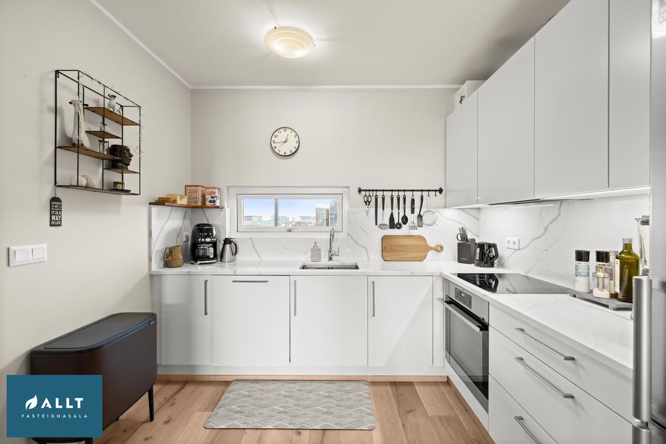 Dalsbraut 4, 260 Reykjanesbær