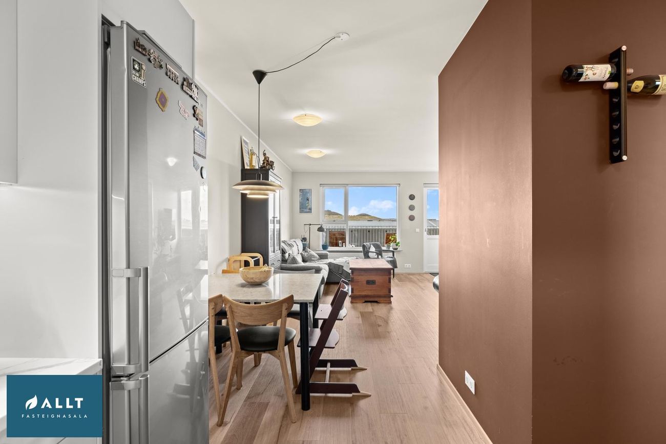 Dalsbraut 4, 260 Reykjanesbær