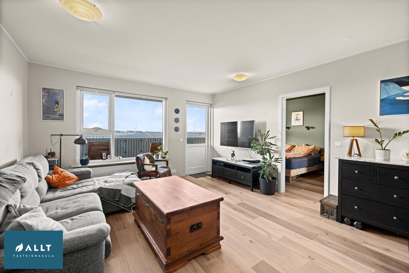 Dalsbraut 4, 260 Reykjanesbær