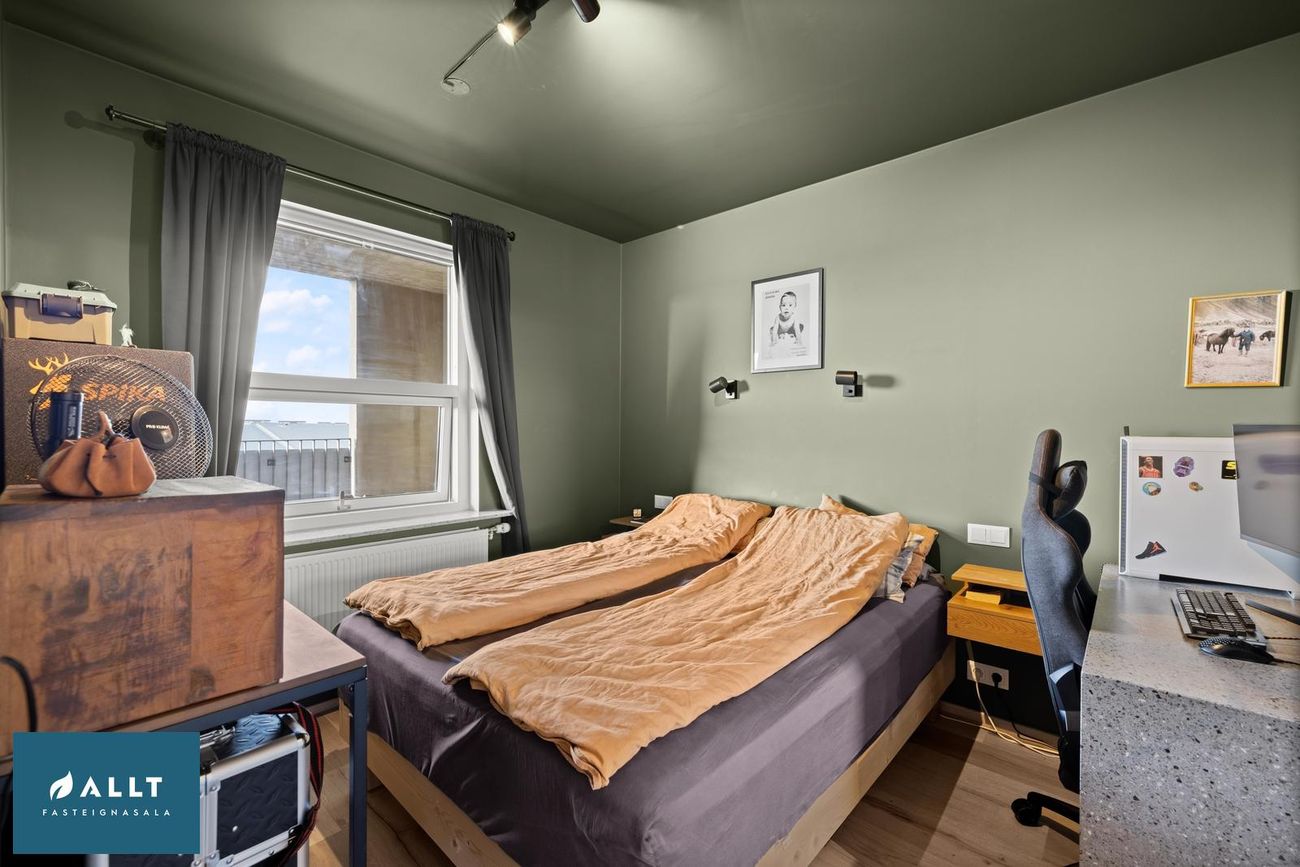 Dalsbraut 4, 260 Reykjanesbær