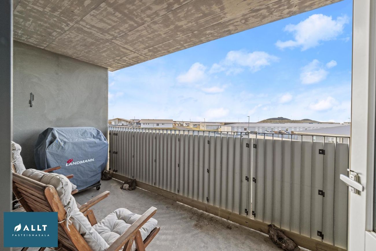 Dalsbraut 4, 260 Reykjanesbær