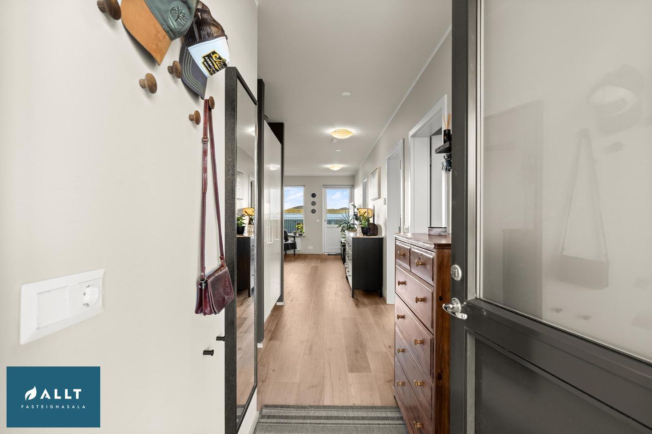 Dalsbraut 4, 260 Reykjanesbær