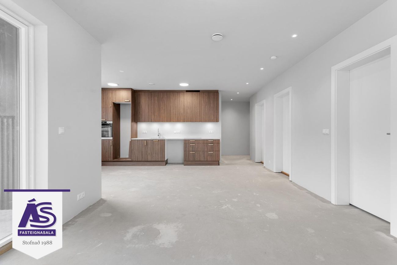 Hringhamar 31, 221 Hafnarfjörður