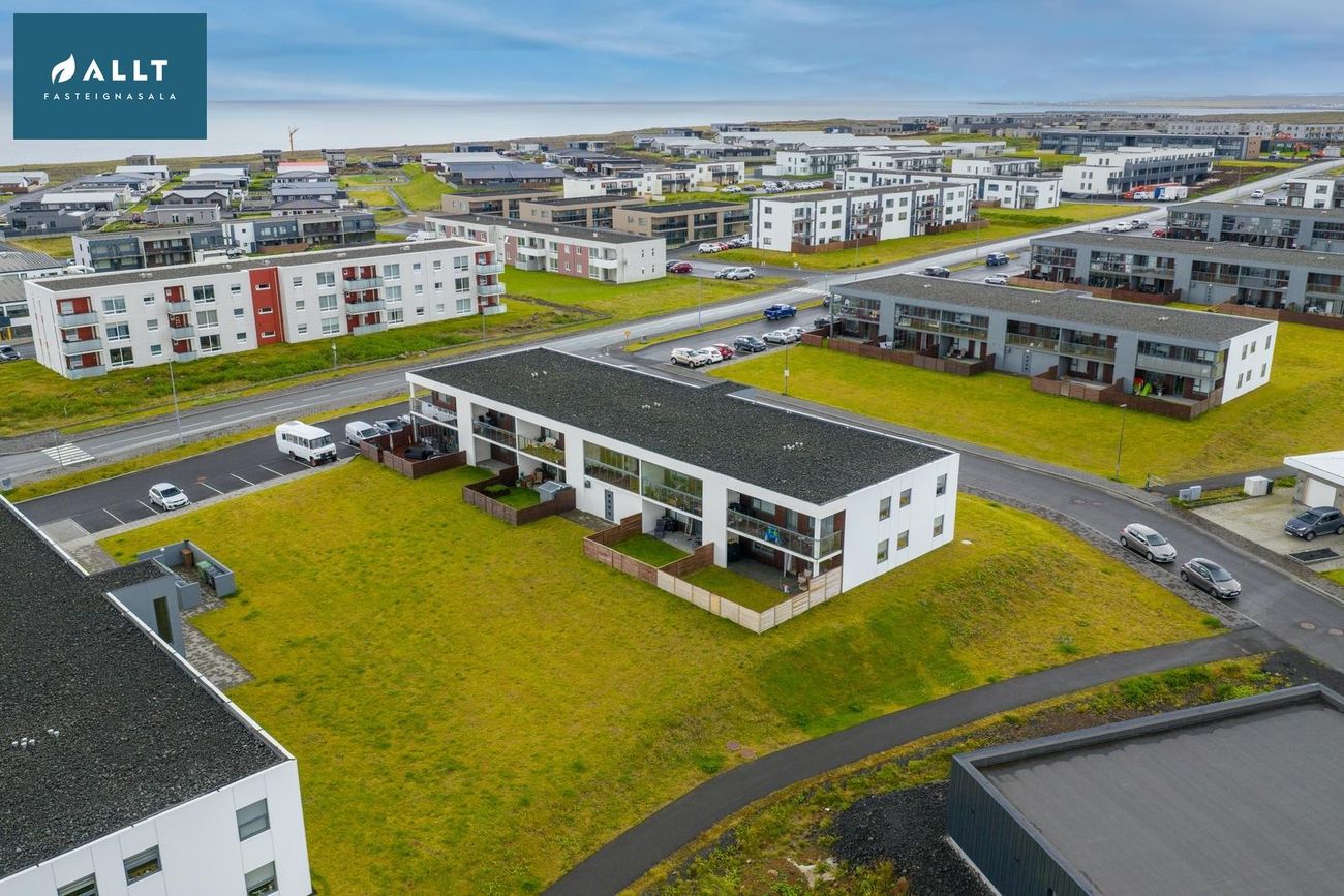 Dalsbraut 24, 260 Reykjanesbær