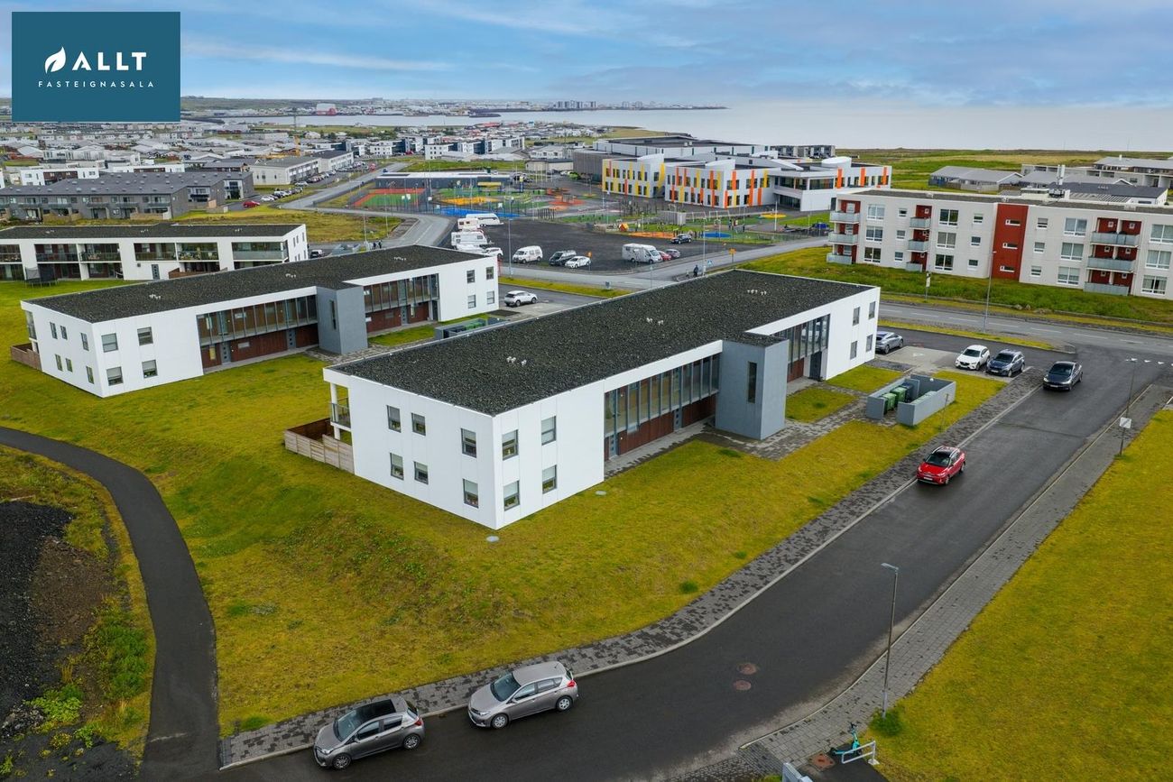 Dalsbraut 24, 260 Reykjanesbær