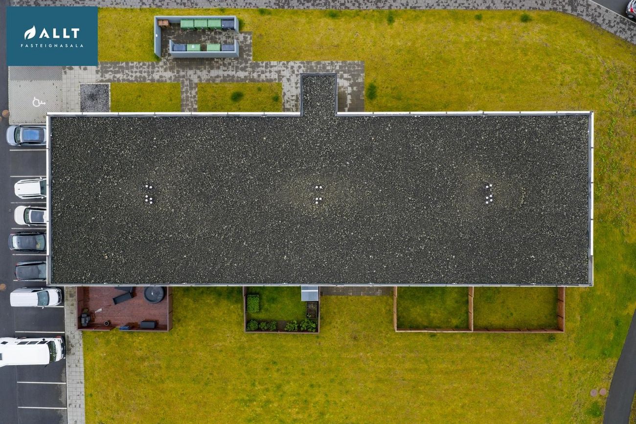 Dalsbraut 24, 260 Reykjanesbær