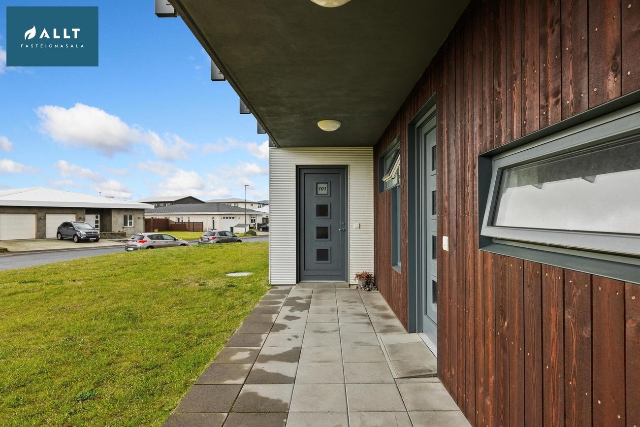Dalsbraut 24, 260 Reykjanesbær