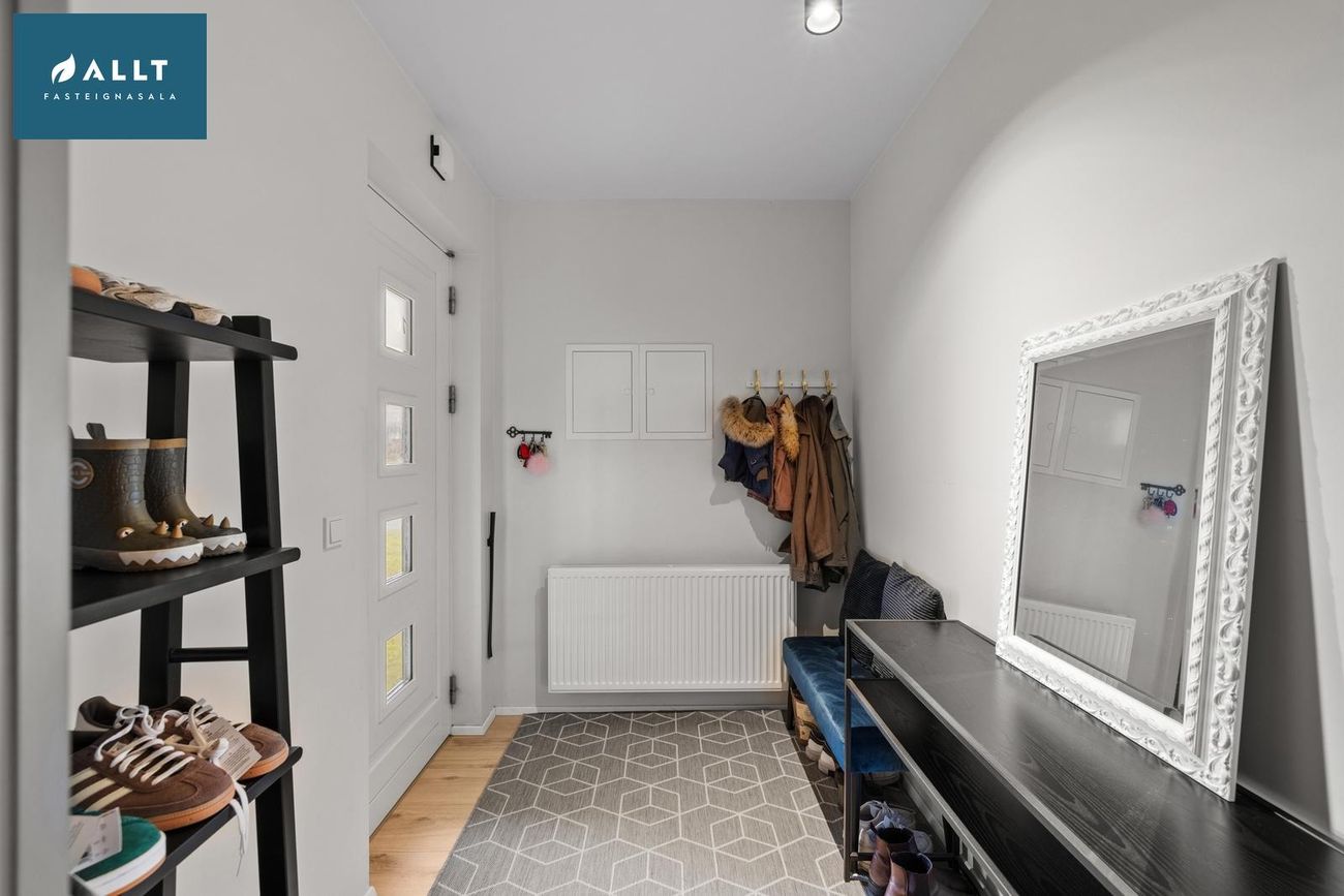 Dalsbraut 24, 260 Reykjanesbær