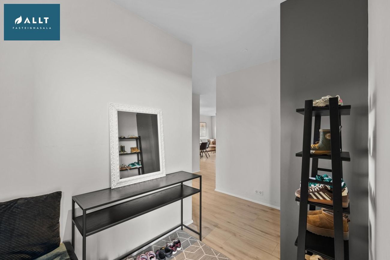 Dalsbraut 24, 260 Reykjanesbær