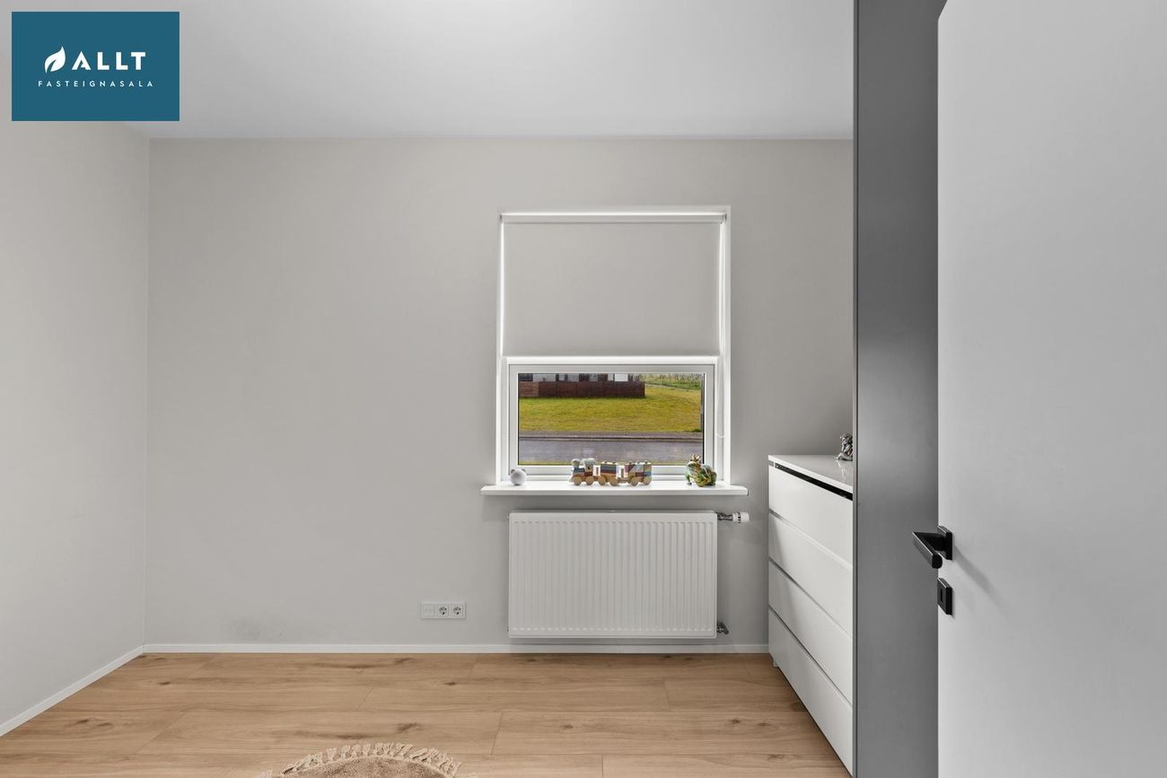 Dalsbraut 24, 260 Reykjanesbær