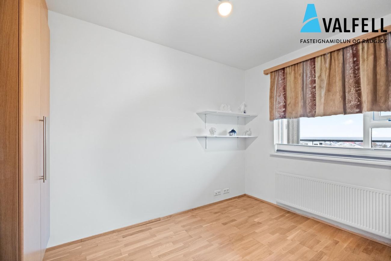 Kirkjubraut 12, 300 Akranes