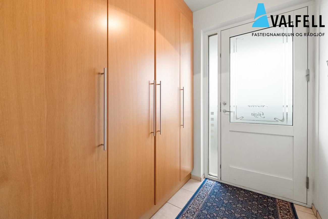 Kirkjubraut 12, 300 Akranes