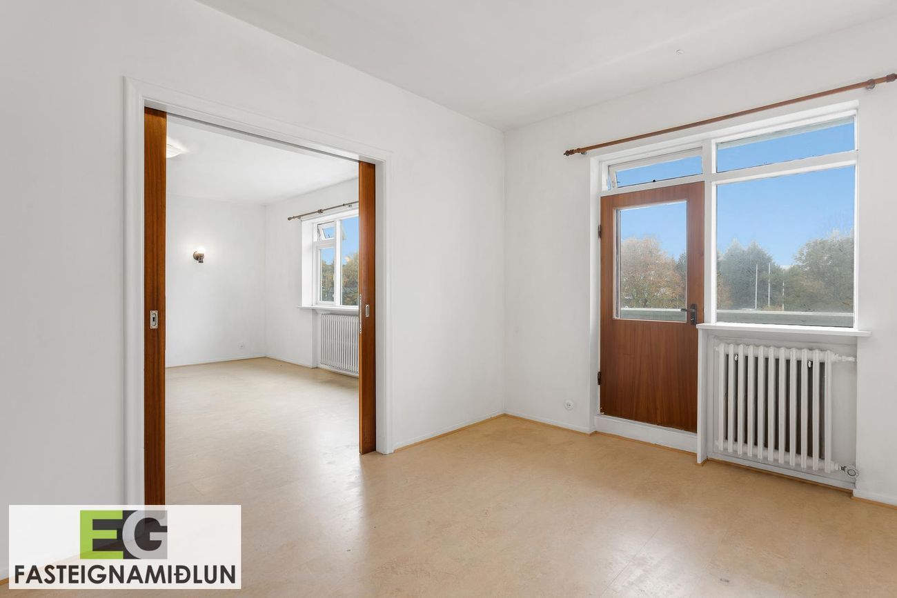 Eskihlíð 10, 105 Reykjavík