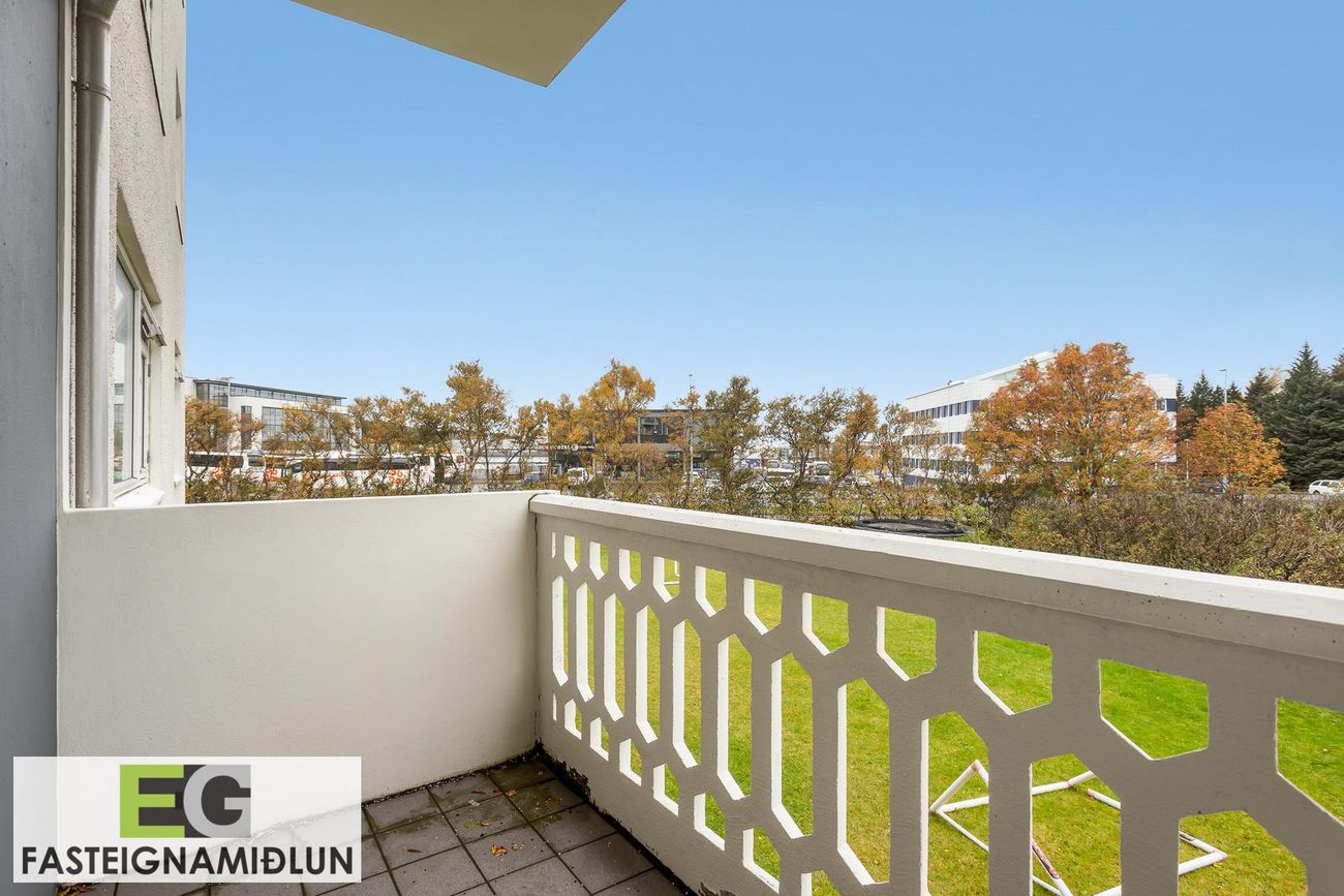 Eskihlíð 10, 105 Reykjavík