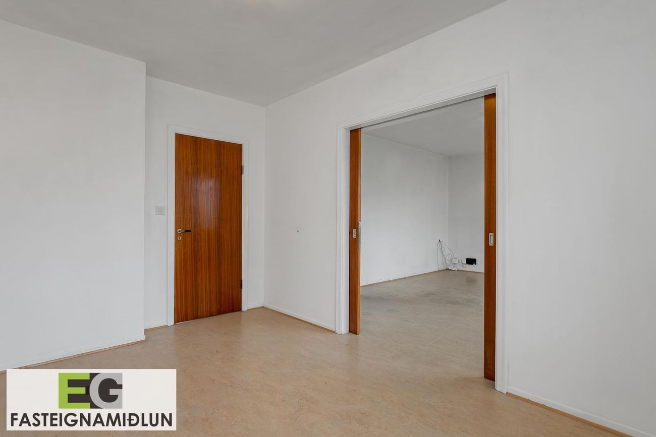 Eskihlíð 10, 105 Reykjavík