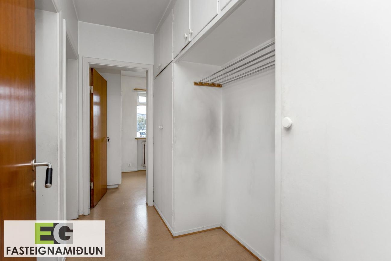 Eskihlíð 10, 105 Reykjavík