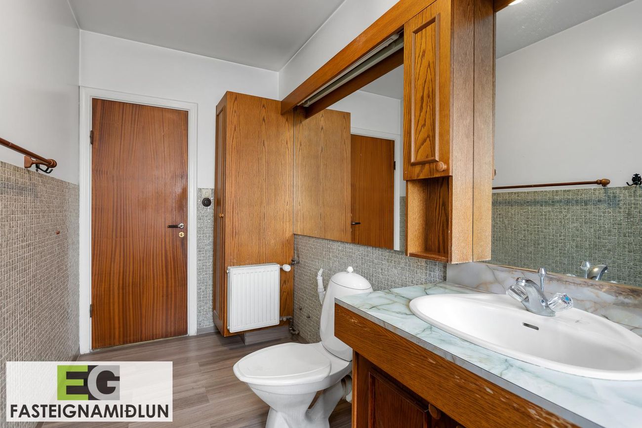 Eskihlíð 10, 105 Reykjavík