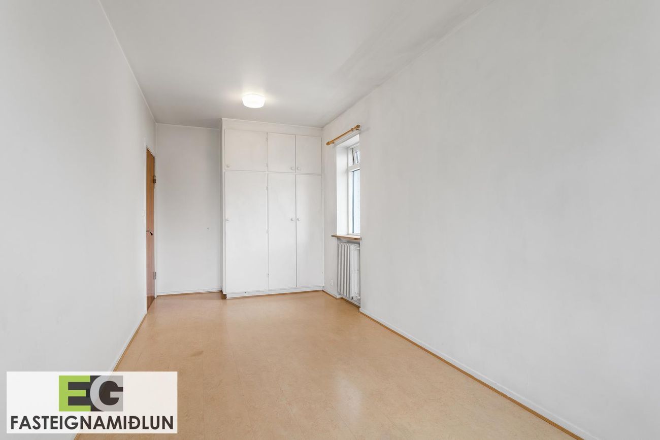 Eskihlíð 10, 105 Reykjavík