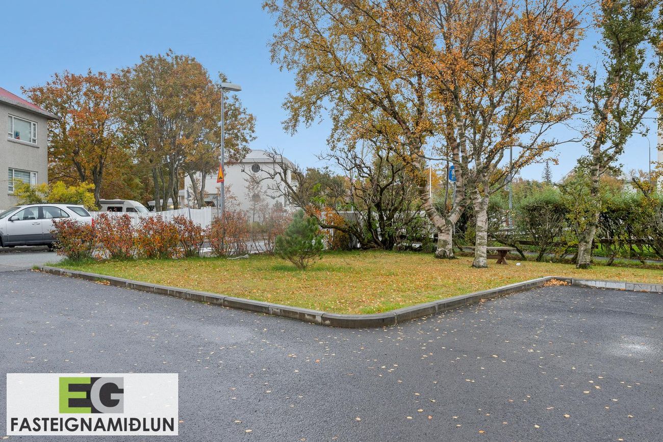 Eskihlíð 10, 105 Reykjavík