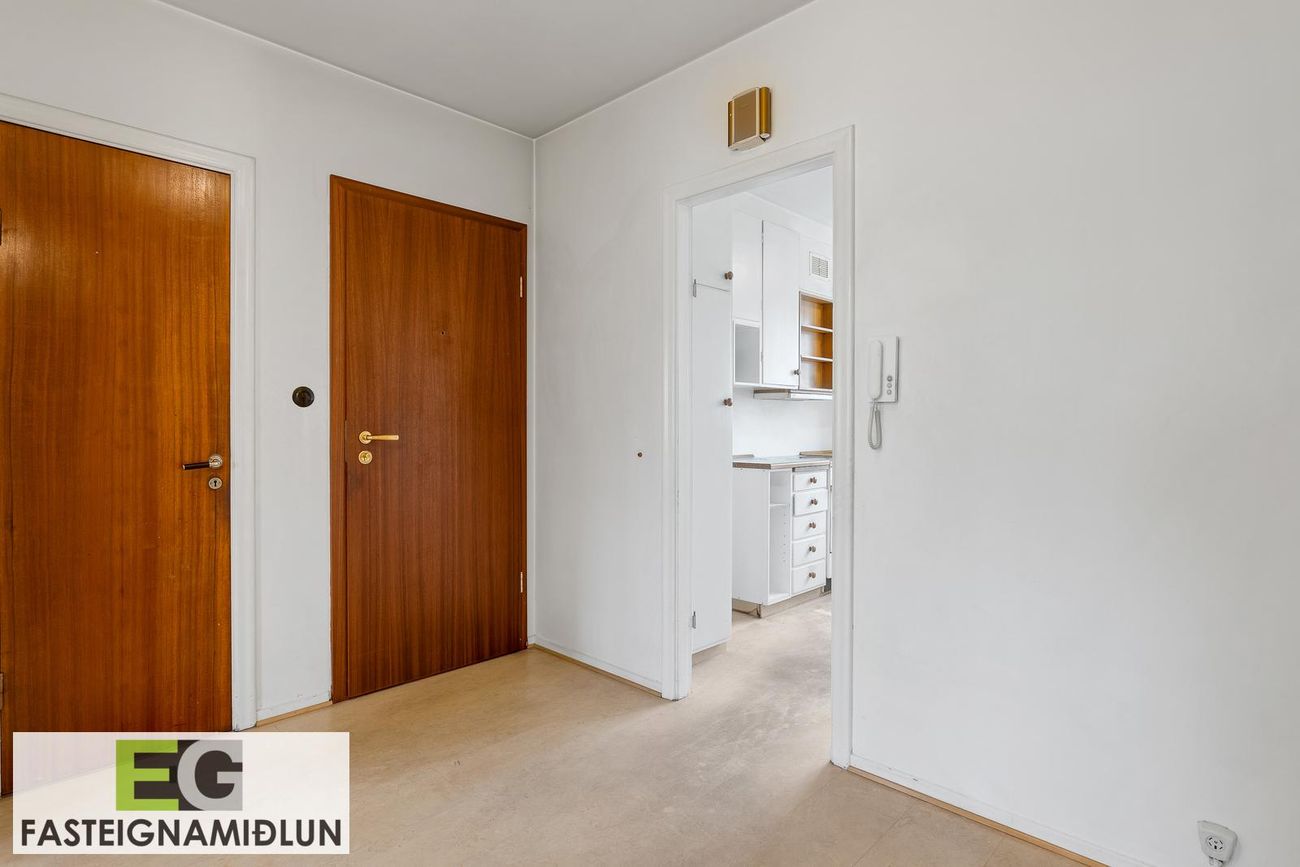 Eskihlíð 10, 105 Reykjavík